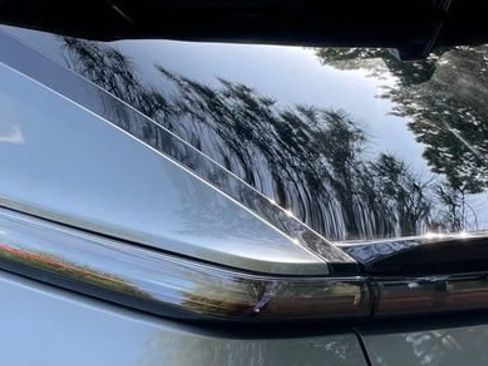 Used 2024 Cadillac Lyriq Luxury AWD/4WD image 8