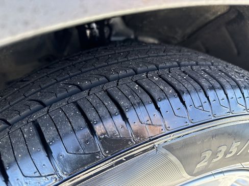 Used 2023 Honda CR-V EX image 12