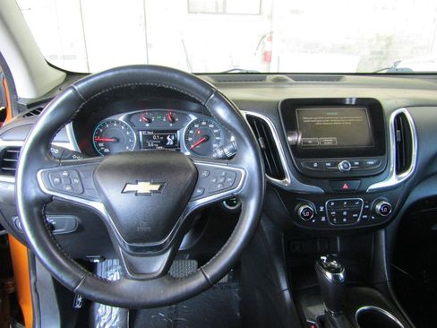 Used 2018 Chevrolet Equinox LT w/ Sun & Infotainment Package FWD image 16