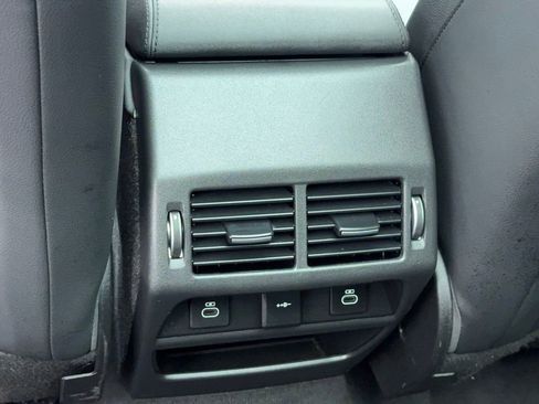 Used 2022 Land Rover Discovery Sport SE image 44