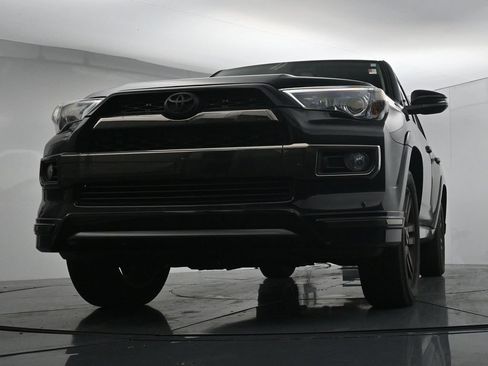 Used 2019 Toyota 4Runner Limited AWD/4WD image 19