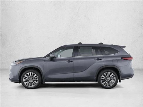Used 2024 Toyota Highlander Platinum AWD/4WD image 4