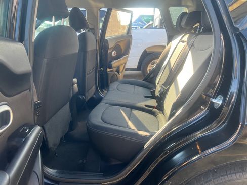 Used 2018 Kia Soul + FWD image 11
