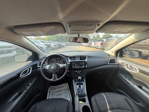 Used 2018 Nissan Sentra SV FWD image 18