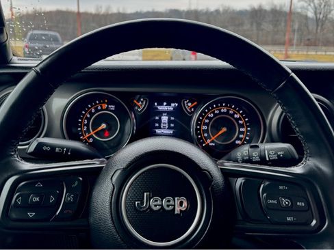 Used 2022 Jeep Wrangler Sport image 22