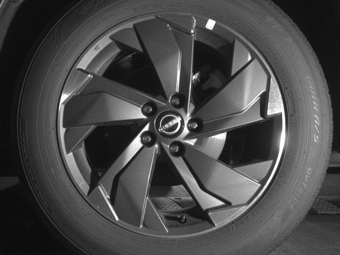 Used 2025 Nissan Rogue SV FWD image 14