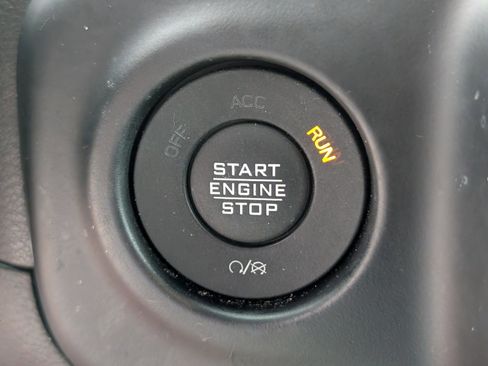 Used 2023 Jeep Gladiator Sport image 26