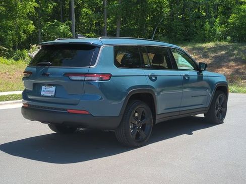 New 2026 Jeep Grand Cherokee L Limited w/ Limited Altitude Package AWD/4WD image 13