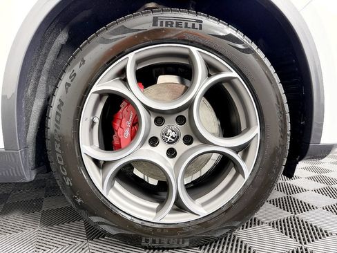 Used 2022 Alfa Romeo Stelvio Ti AWD/4WD image 29