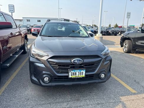 Used 2024 Subaru Outback Premium AWD/4WD image 2