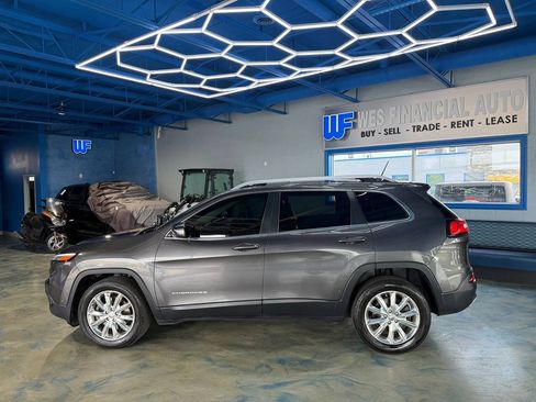 Used 2015 Jeep Cherokee Limited w/ Luxury Group FWD image 12
