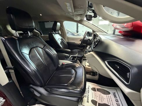 Used 2021 Chrysler Voyager Lxi image 31