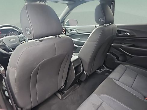 Used 2025 Chevrolet Trax RS w/ Sunroof Package image 20