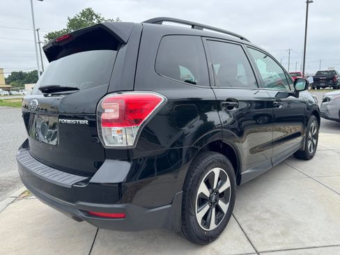 Used 2018 Subaru Forester 2.5i Premium w/ Protection Package #1 AWD/4WD image 6