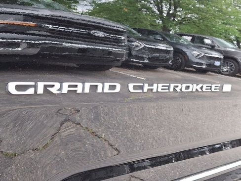 Used 2024 Jeep Grand Cherokee L Overland w/ Luxury Tech Group IV AWD/4WD image 38