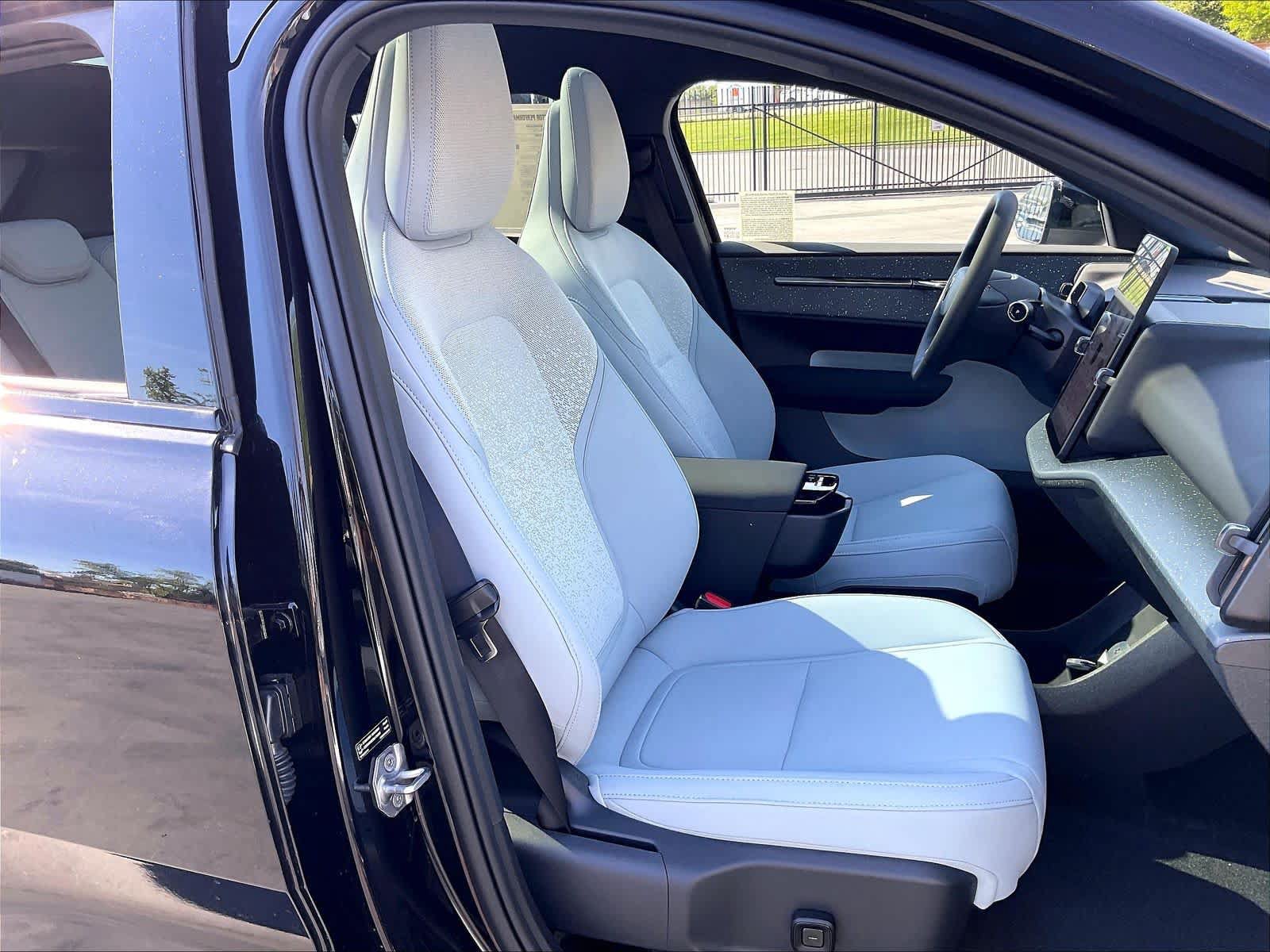 New 2026 Volvo EX30 Ultra w/ Climate Package AWD/4WD image 31
