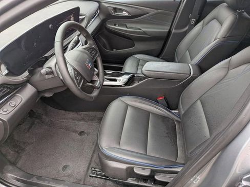 Used 2025 Buick Envista Sport Touring image 17
