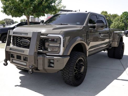 Used 2026 Ford F450 Platinum w/ Platinum Plus Package AWD/4WD image 9