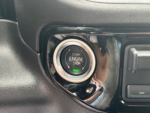 Certified 2025 GMC Sierra 1500 SLT AWD/4WD image 16