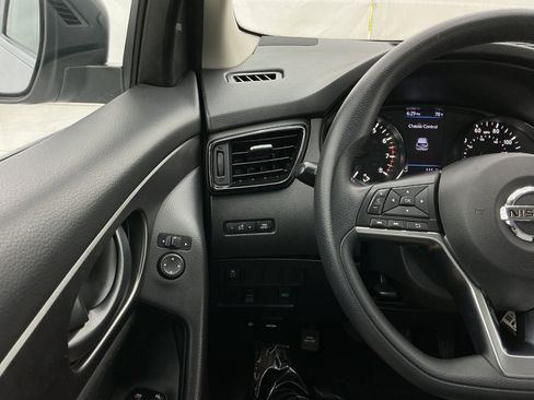 Used 2019 Nissan Rogue Sport S AWD/4WD image 32