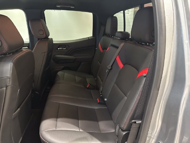 Used 2026 Chevrolet Colorado Z71 AWD/4WD image 18