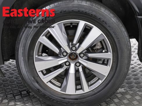 Used 2022 Nissan Pathfinder SL AWD/4WD image 32