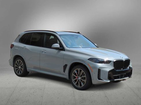 Used 2026 BMW X5 xDrive40i w/ M Sport Package image 2
