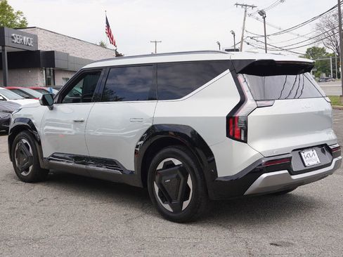 Used 2024 Kia EV9 Land AWD/4WD image 13