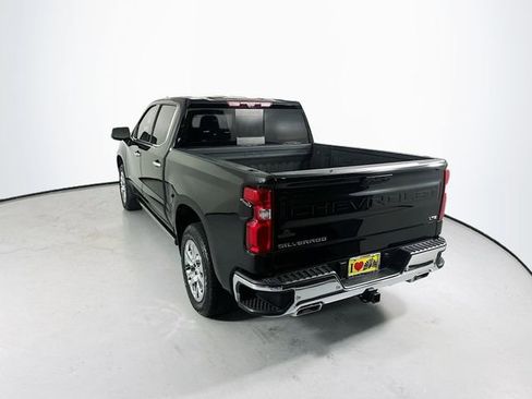 Used 2022 Chevrolet Silverado 1500 LTZ w/ LTZ Premium Package AWD/4WD image 7