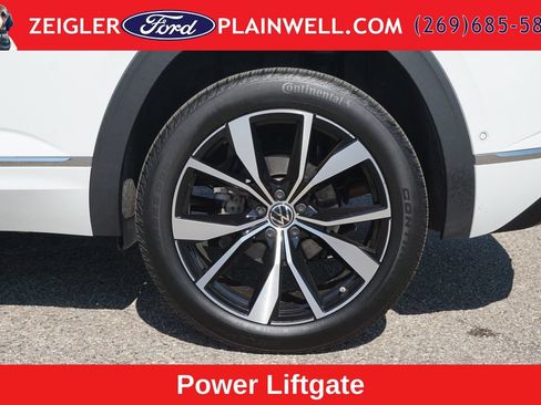 Used 2025 Volkswagen Atlas Cross Sport SEL Premium R-Line AWD/4WD image 9