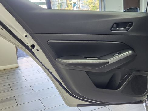 Used 2024 Nissan Altima 2.5 SV image 12