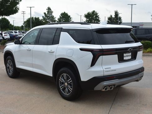New 2026 Chevrolet Traverse LT w/ Driver Confidence Package FWD image 8