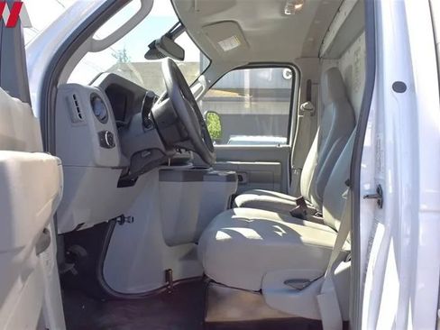Used 2022 Ford E-350 and Econoline 350 Super Duty RWD image 10