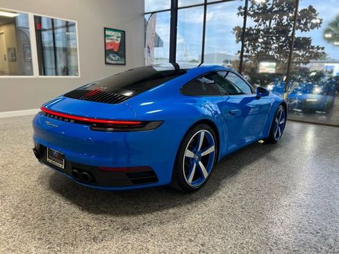 Used 2022 Porsche 911 Carrera RWD image 10