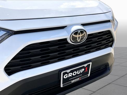Used 2025 Toyota RAV4 XLE FWD image 56