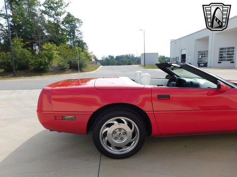 Used 1992 Chevrolet Corvette Convertible image 11