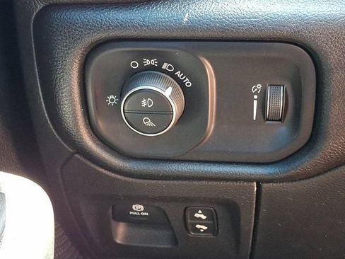 Used 2020 RAM 1500 Big Horn AWD/4WD image 31