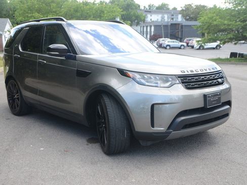 Used 2018 Land Rover Discovery HSE AWD/4WD image 6