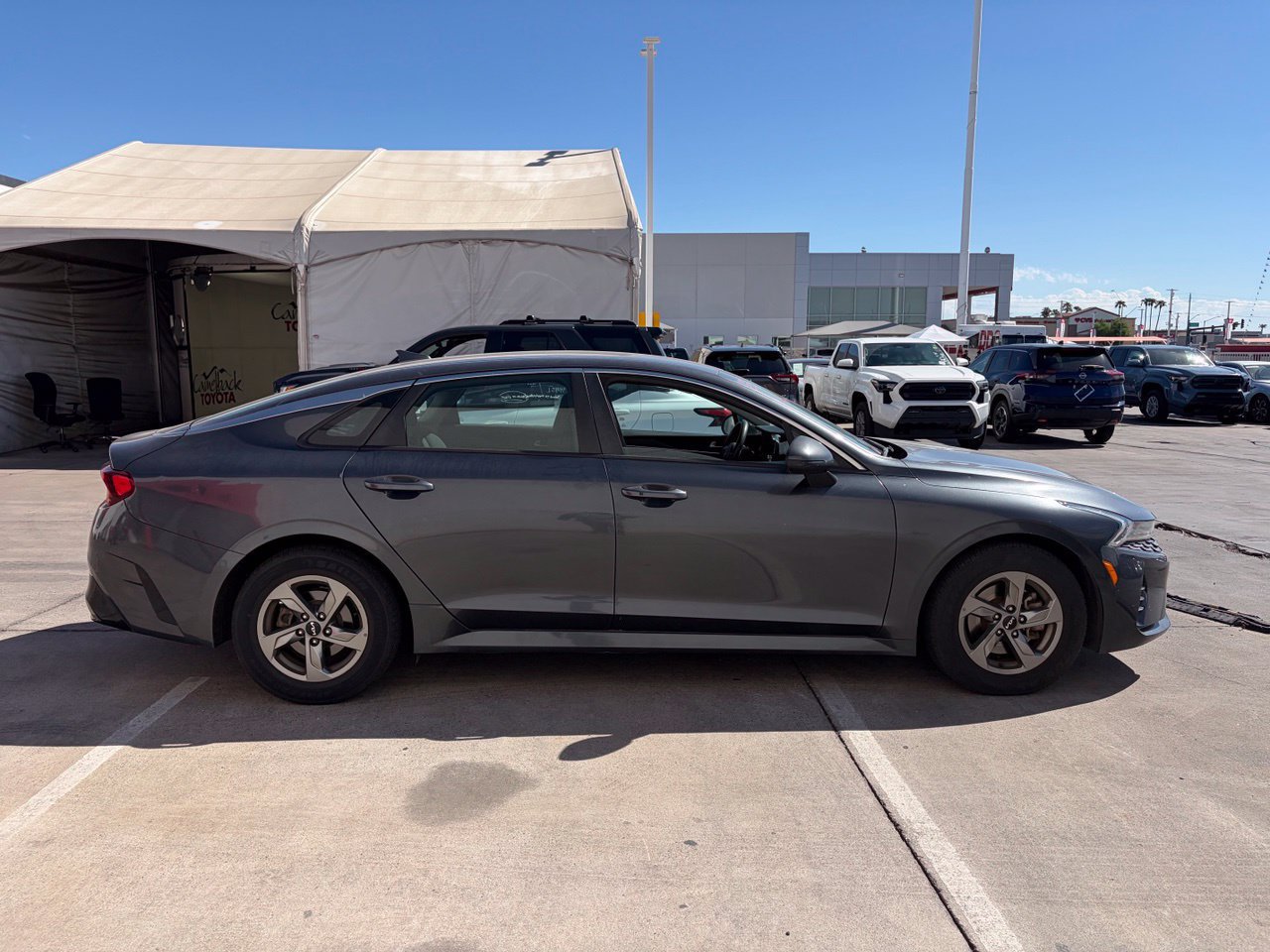 Used 2022 Kia K5 LXS FWD image 3