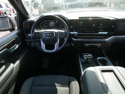 Used 2022 GMC Sierra 1500 Elevation w/ Preferred Package image 14