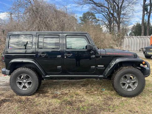Used 2017 Jeep Wrangler Unlimited Rubicon image 12