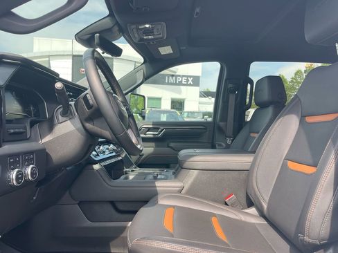 Used 2024 GMC Sierra 2500 AT4 w/ AT4 Premium Plus Package image 9