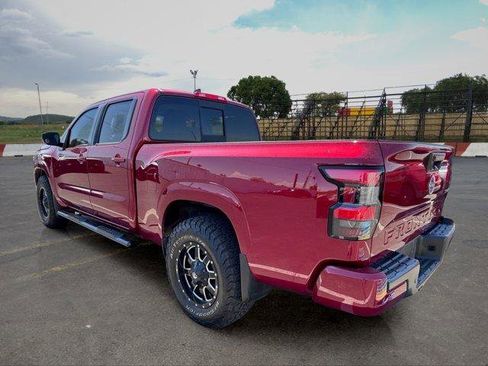 Used 2022 Nissan Frontier SV w/ Technology Package AWD/4WD image 4