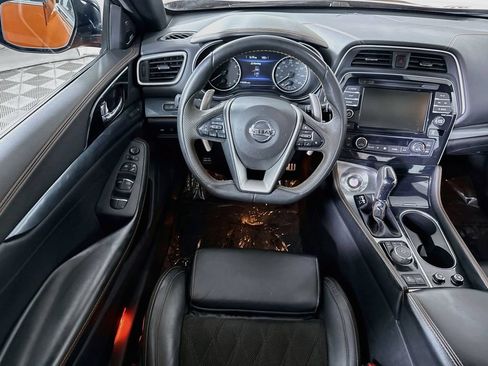 Used 2021 Nissan Maxima SR w/ Sport Mat Group FWD image 3