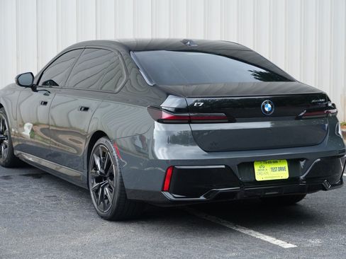 Used 2023 BMW i7 xDrive60 w/ Executive Package 2 AWD/4WD image 63