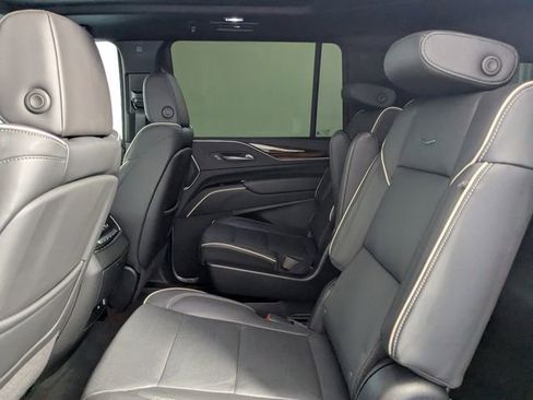 Used 2023 Cadillac Escalade ESV Premium Luxury AWD/4WD image 3