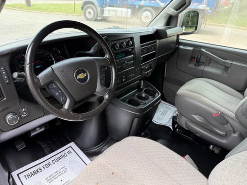 Used 2022 Chevrolet Express 2500 w/ Driver Convenience Package RWD image 10