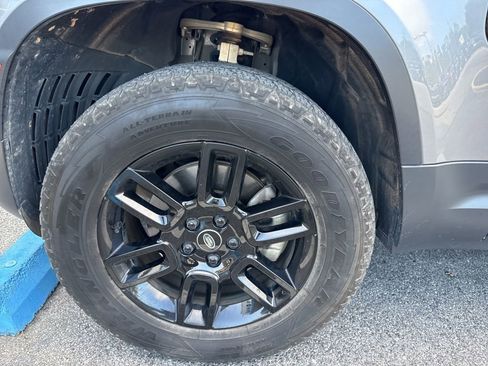 Used 2023 Land Rover Defender 90 S image 42