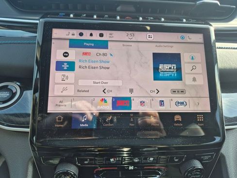 Used 2023 Jeep Grand Cherokee Trailhawk w/ Luxury Tech Group III image 24