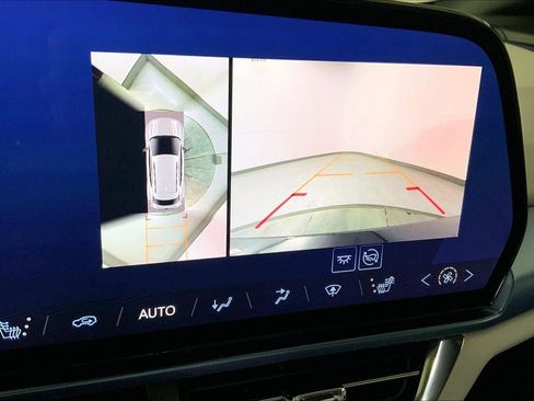 Used 2025 Chevrolet Equinox EV LT image 21